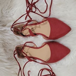 Flat lace-up shoes, pointed toes, new, never worn, size 7